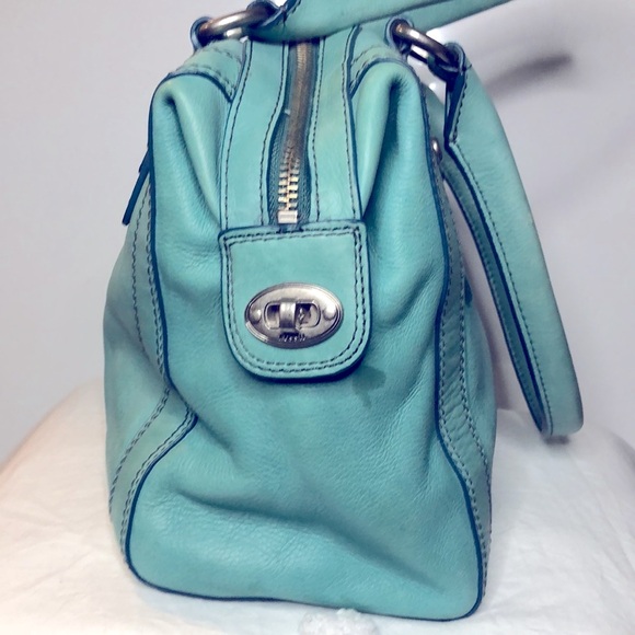FOSSIL sea foam genuine leather bag. Silver hardware. 3 compartments inside. - Picture 10 of 17